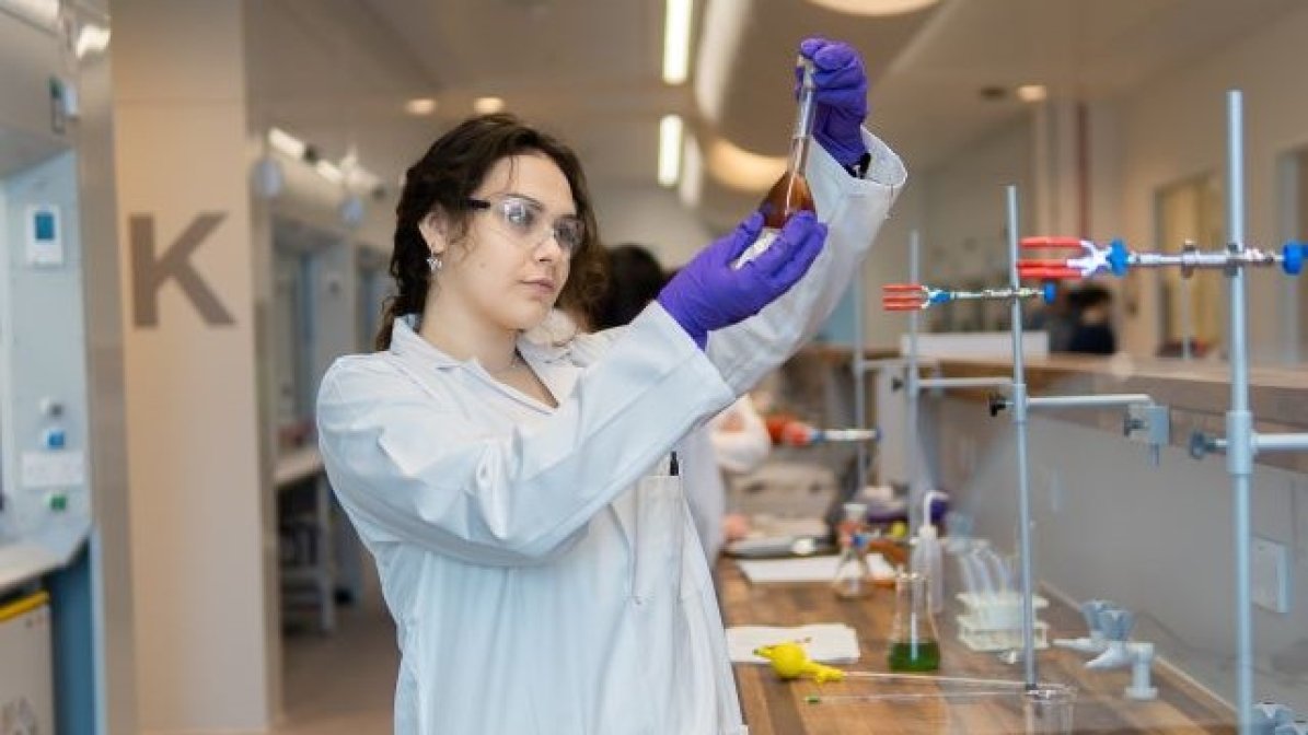 Chemistry student working in lab
