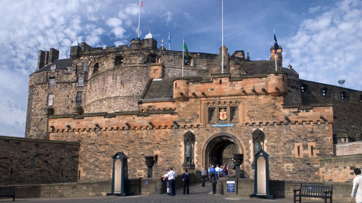 A castle entracne in the sunshine 