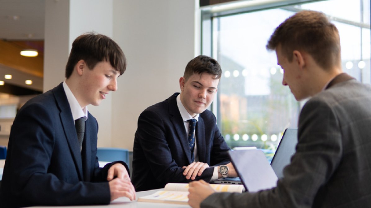 Students researching unis and courses online