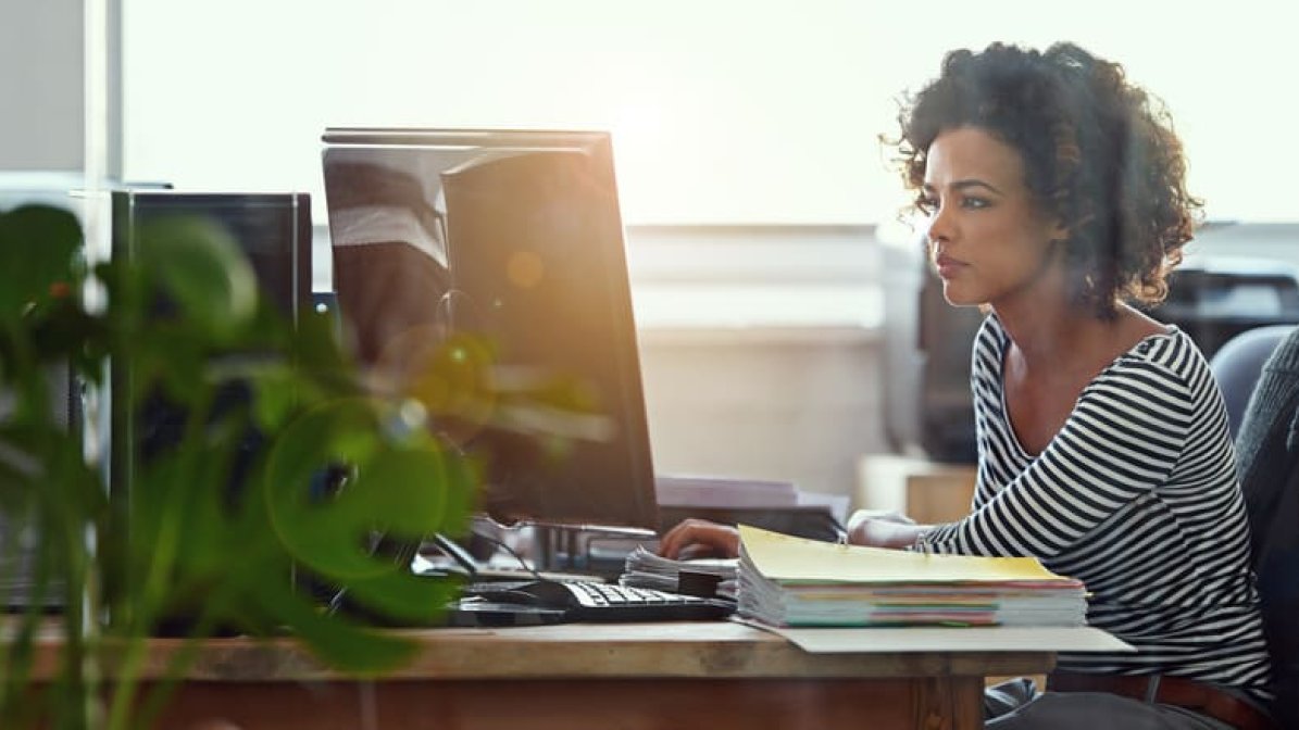 Student using laptop to search for jobs