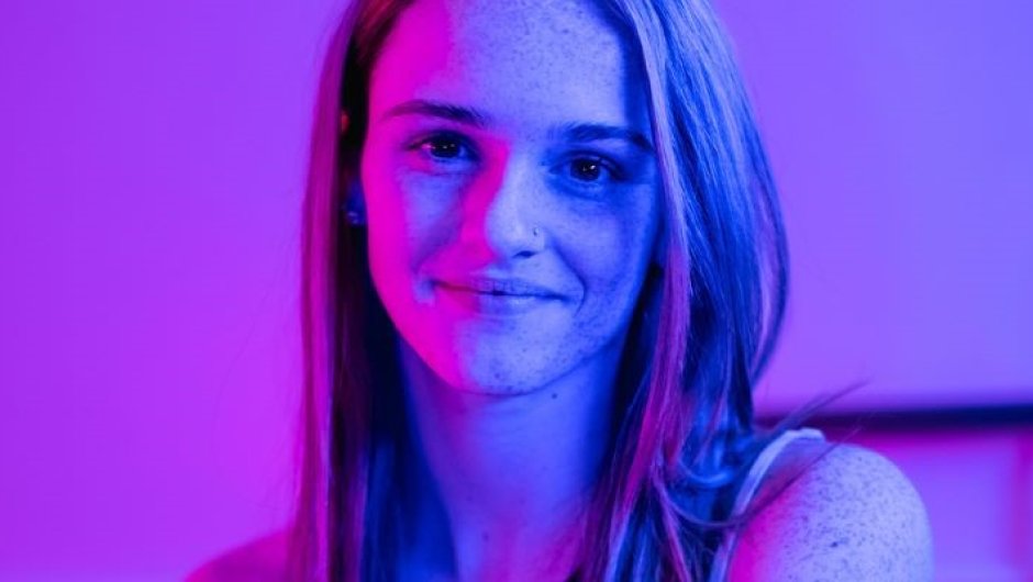 Student using Virtual Work Experiences online 