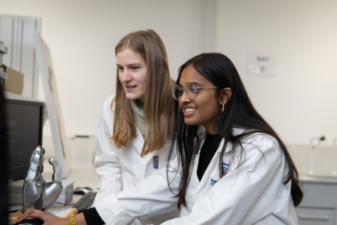 Biomedical science students in lab